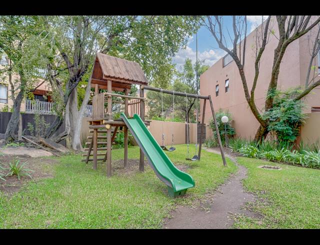 1 BEDROOM APARTMENT FOR SALE IN LONEHILL